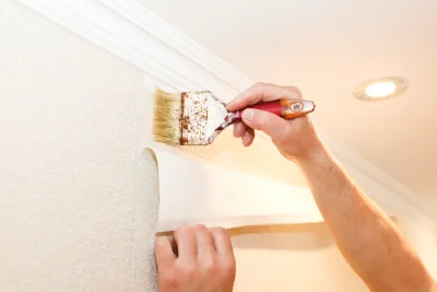 Pose de papier peint à Damgan — revêtements muraux et toiles de verre